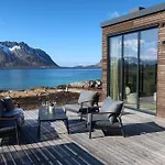 Ferienhaus Lyngvaer Ocean - Jacuzzi & Sauna - No 25 Kleppstad