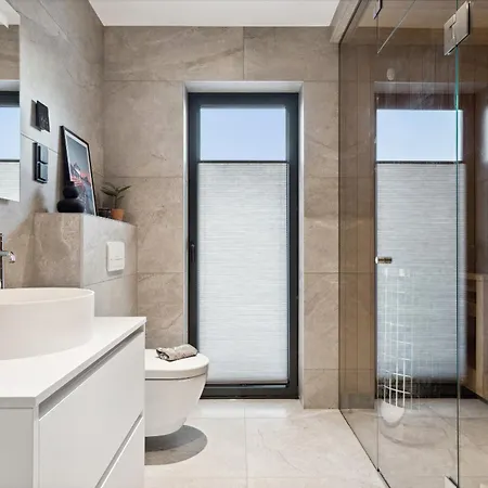 Lyngvaer Ocean - Jacuzzi & Sauna - No 25
