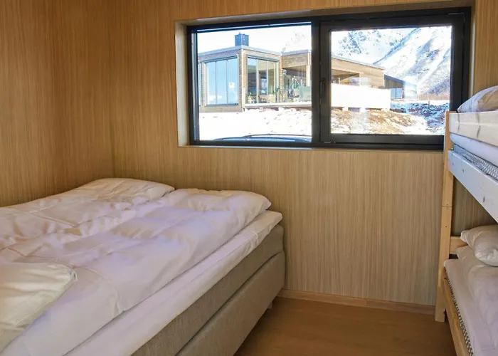 Semesterbostad Lyngvaer Ocean - Jacuzzi & Sauna - No 25 Kleppstad
